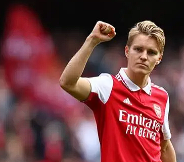 温特伯恩建言阿森纳中场用人：厄德高暂缓首发，埃泽需积极表现